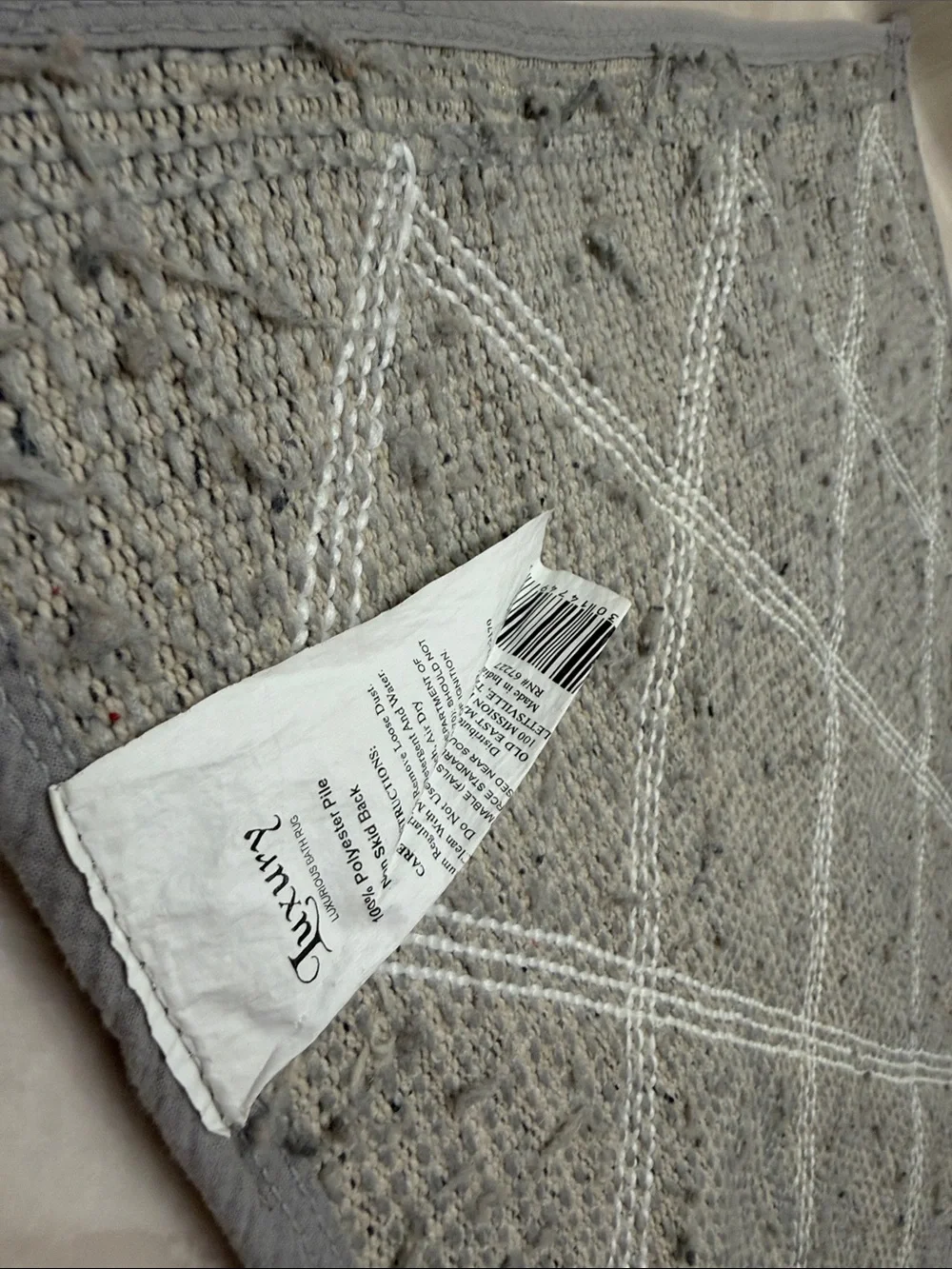 Gray and White Geometric Bath Mat - Home Bath